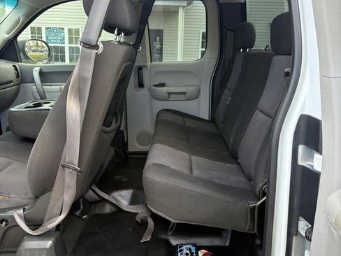 Used 2011 Chevrolet Silverado 2500 W/T AWD/4WD image 11