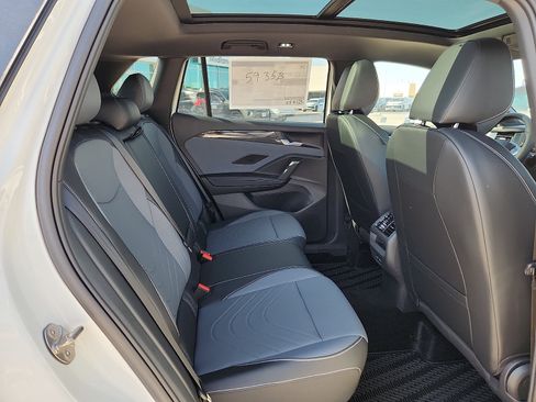 New 2026 Volkswagen Tiguan SE R-Line FWD image 13