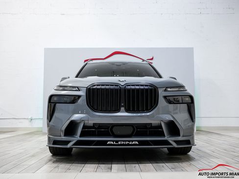 Used 2024 BMW ALPINA XB7 image 32