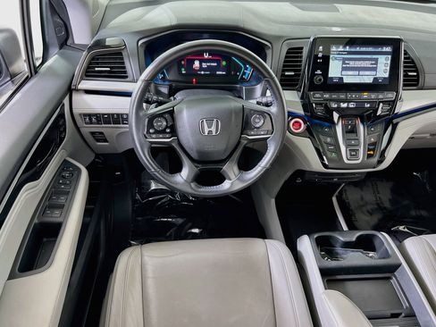 Used 2023 Honda Odyssey Touring image 23