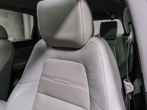 Used 2019 Honda CR-V Touring image 23