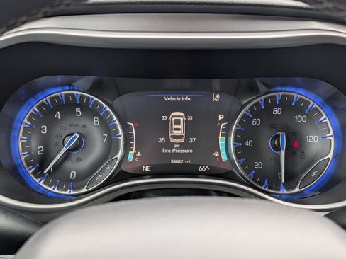 Used 2025 Chrysler Pacifica Select FWD image 26