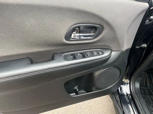 Used 2020 Honda HR-V LX image 23