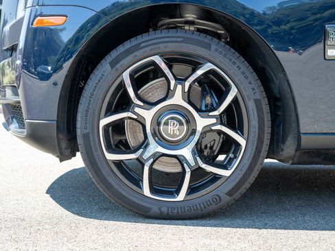 Certified 2024 Rolls-Royce Cullinan Black Badge w/ Leather Finishing Pack AWD/4WD image 6