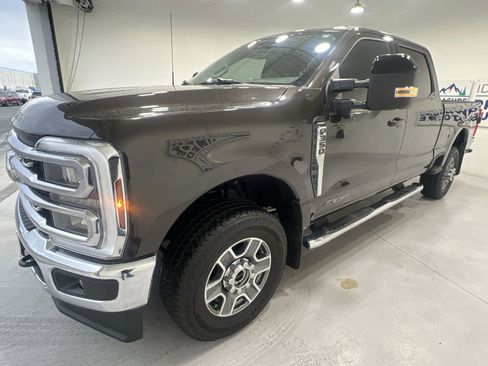 Used 2025 Ford F350 Lariat image 4