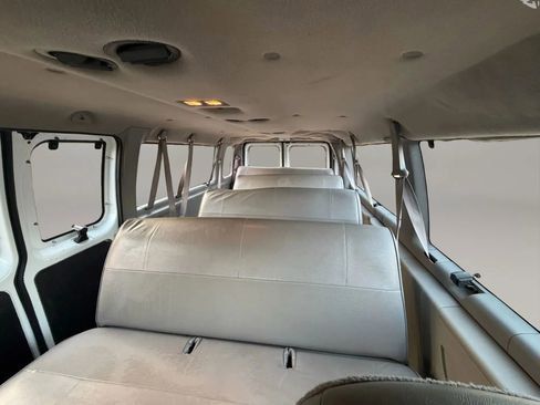 Used 1997 Ford E-350 and Econoline 350 Club Wagon image 11