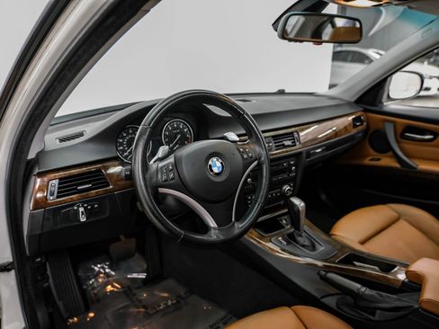 Used 2009 BMW 335i 335i Sedan 4D image 2