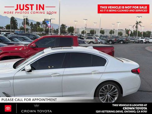 Used 2021 BMW 530e w/ Parking Assistance Package RWD image 6