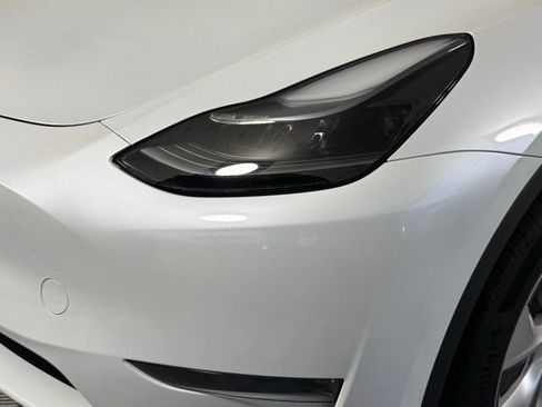 Used 2024 Tesla Model Y Long Range AWD/4WD image 12