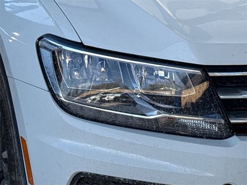 Used 2020 Volkswagen Tiguan SE image 4