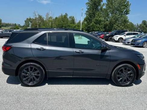 Certified 2022 Chevrolet Equinox RS AWD/4WD image 2
