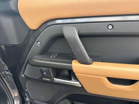 Used 2025 Land Rover Defender 130 V8 image 16