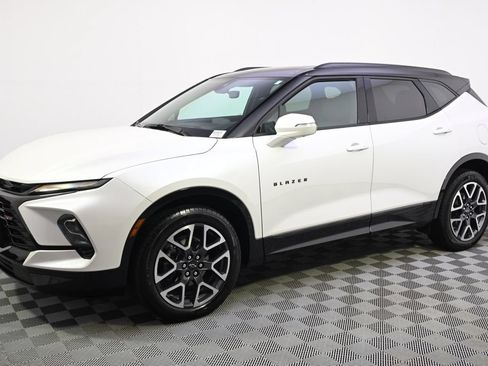 Used 2024 Chevrolet Blazer RS w/ Driver Confidence II Package AWD/4WD image 2