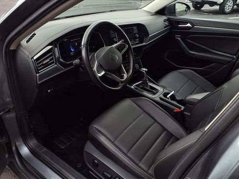 Used 2022 Volkswagen Jetta SE image 13