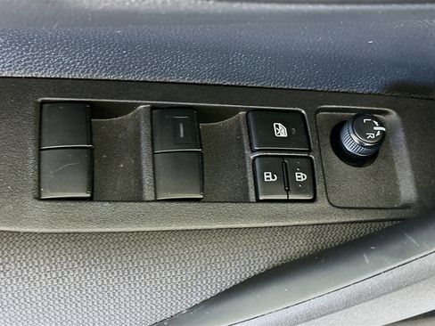 Used 2025 Toyota Corolla LE image 15