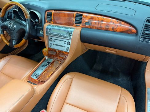 Used 2010 Lexus SC 430 Convertible image 10