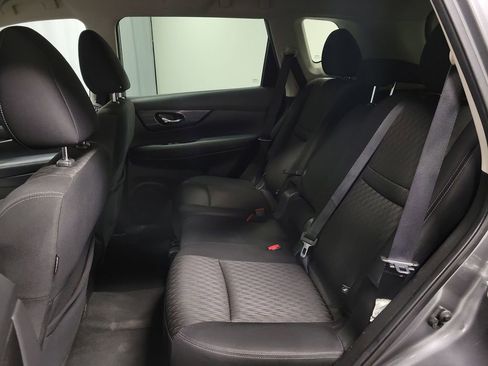 Used 2020 Nissan Rogue SV image 23