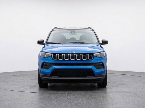 Used 2025 Jeep Compass Limited image 2