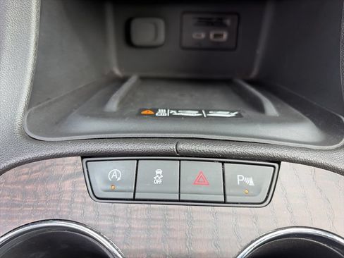 Used 2023 GMC Acadia Denali AWD/4WD image 11