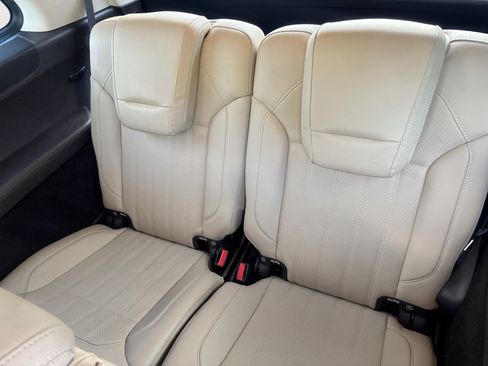 Used 2018 Mercedes-Benz GLS 450 4MATIC w/ Premium Package image 27