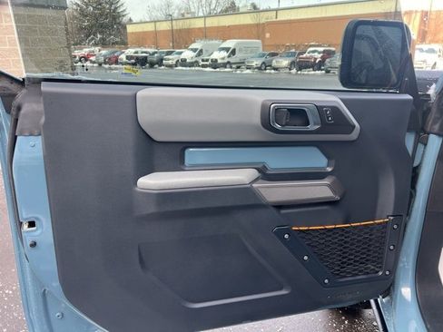 Used 2023 Ford Bronco Badlands image 13