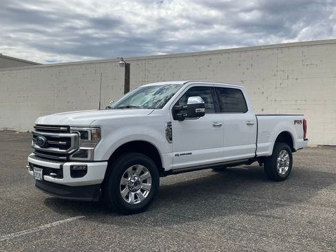 Used 2022 Ford F350 Platinum w/ FX4 Off-Road Package image 2