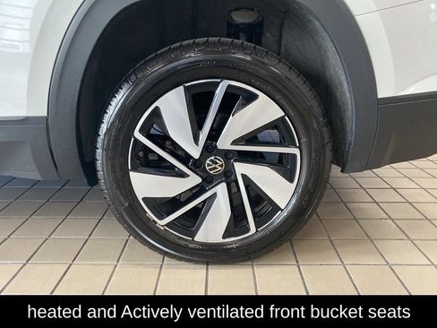 Used 2025 Volkswagen Atlas SE AWD/4WD image 21