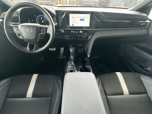 Used 2025 Toyota Camry SE FWD image 24