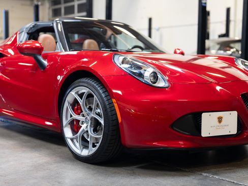 Used 2018 Alfa Romeo 4C Spider w/ Convenience Group - Spider image 51