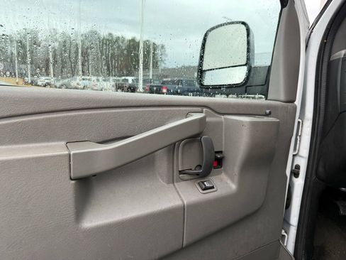 Used 2019 Chevrolet Express 3500 LT w/ LT Preferred Equipment Group image 10