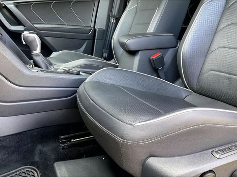 Used 2022 Volkswagen Tiguan SEL R-Line AWD/4WD image 19