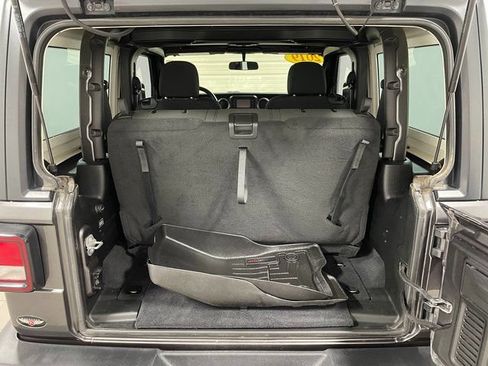 Used 2019 Jeep Wrangler Sport AWD/4WD image 24