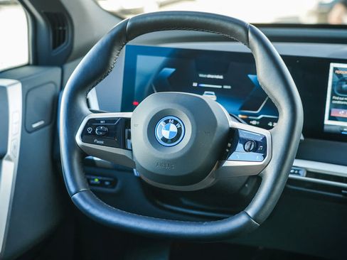 Used 2025 BMW iX xDrive50 image 15