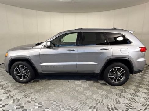 Used 2019 Jeep Grand Cherokee Laredo w/ Laredo X Package RWD image 3