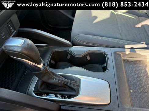 Used 2023 Nissan Frontier SV w/ SV Convenience Package image 28