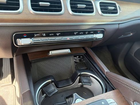Used 2020 Mercedes-Benz GLS 450 4MATIC image 16