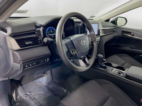 Used 2025 Toyota Camry LE FWD image 9