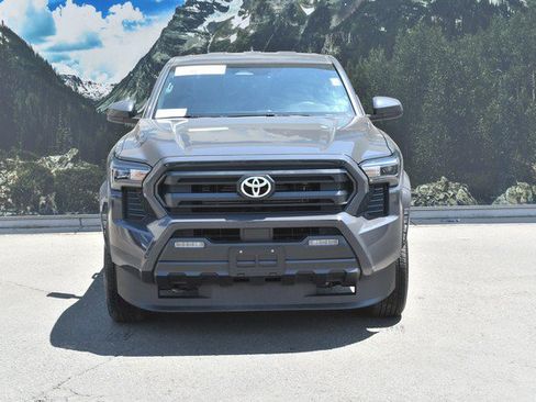 Certified 2025 Toyota Tacoma SR5 AWD/4WD image 5