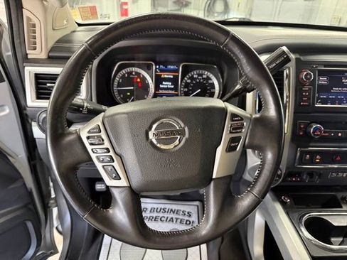 Used 2019 Nissan Titan PRO-4X w/ Pro-4x Convenience Package AWD/4WD image 23