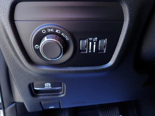 Used 2024 Jeep Grand Cherokee L Laredo AWD/4WD image 21