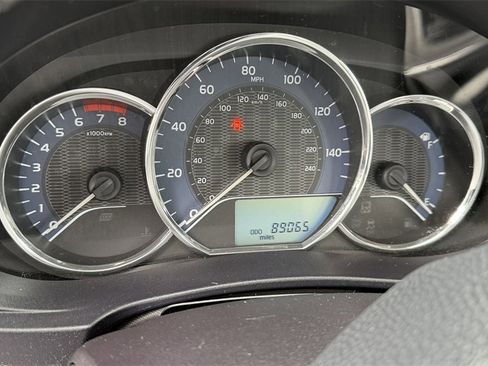 Used 2015 Toyota Corolla LE image 12