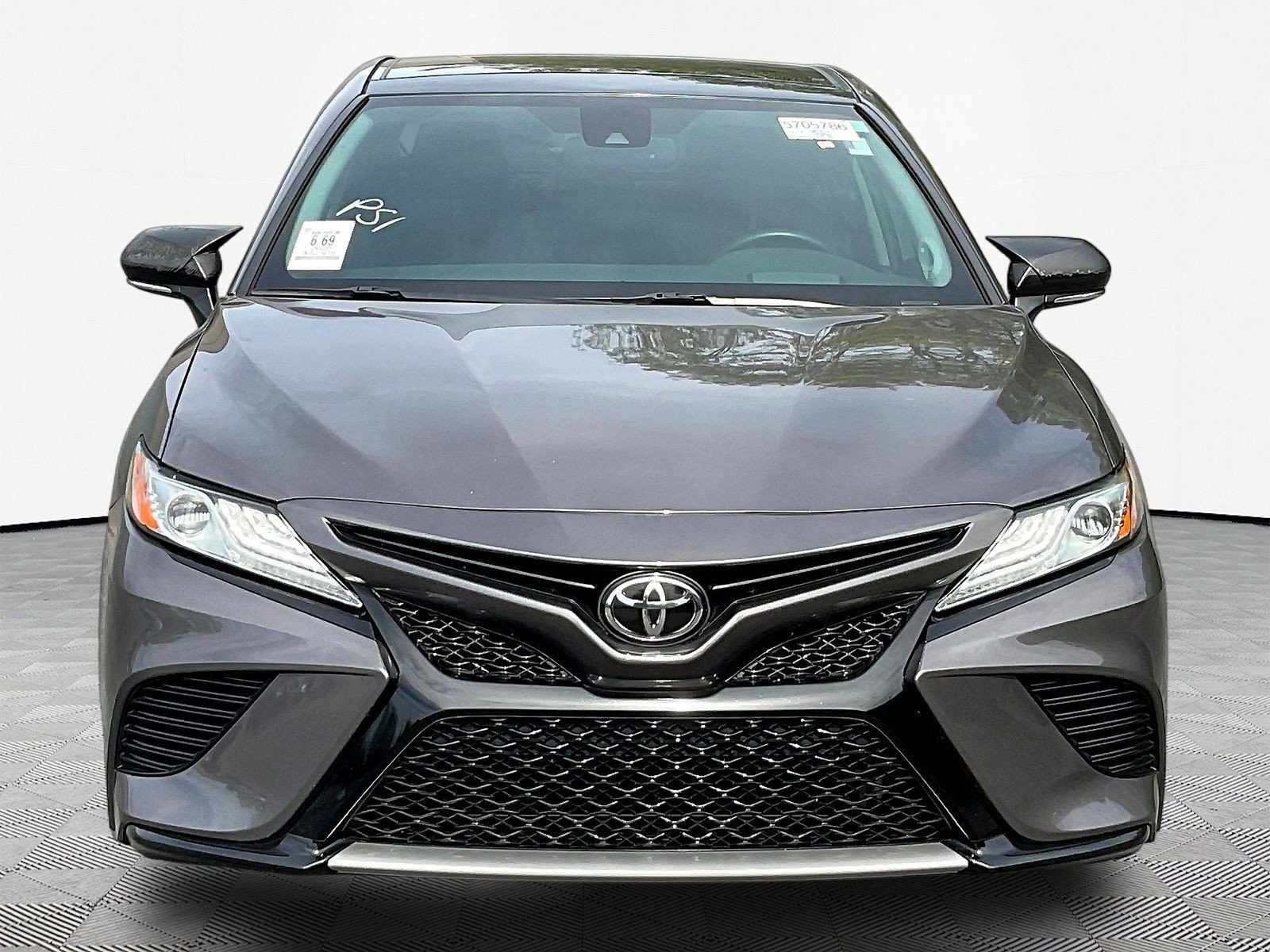 Used 2020 Toyota Camry XSE FWD image 2