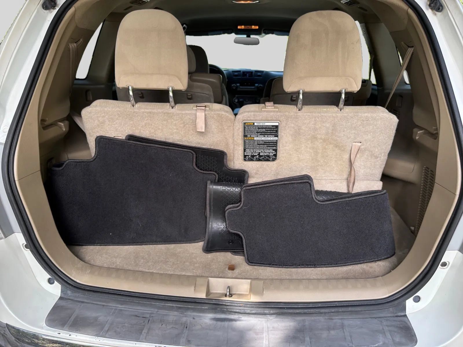 Used 2012 Toyota Highlander FWD w/ Tech Pkg image 19