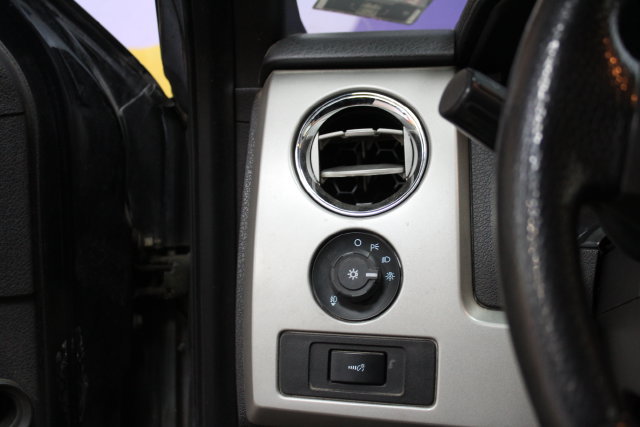 Used 2011 Ford F150 Lariat w/ Lariat Chrome Pkg AWD/4WD image 15