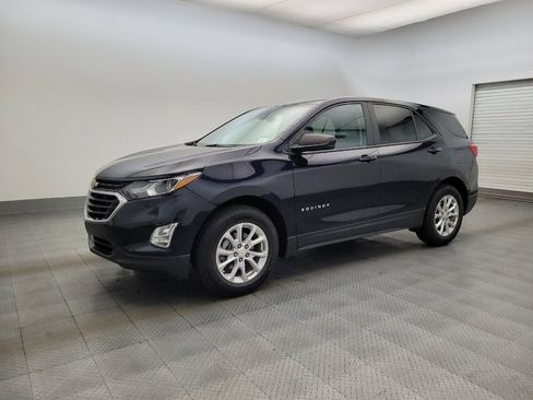 Used 2021 Chevrolet Equinox LS w/ LS Convenience Package image 2