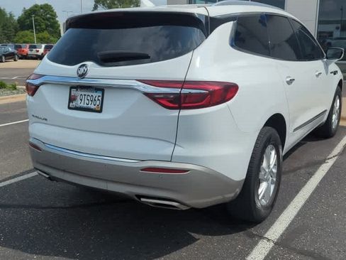 Used 2021 Buick Enclave Essence w/ Sound and Sites Package FWD image 3