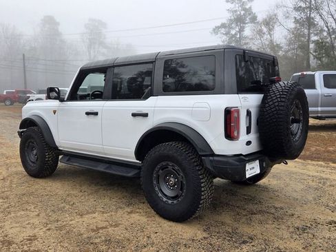 Used 2024 Ford Bronco Badlands image 9