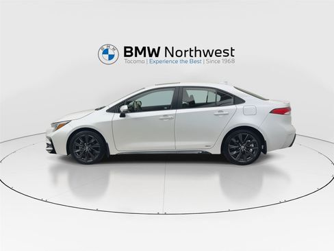 Used 2025 Toyota Corolla SE w/ SE Premium Package AWD/4WD image 11