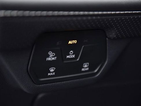 New 2026 Volkswagen Atlas Cross Sport SE AWD/4WD image 11