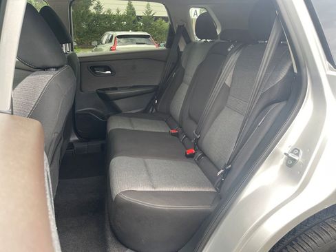 Used 2021 Nissan Rogue SV AWD/4WD image 15